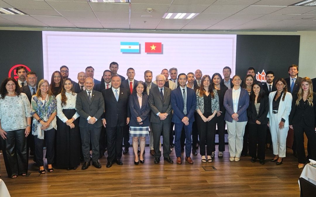 Evento en la cámara del Asia con la embajadora de Vietnam